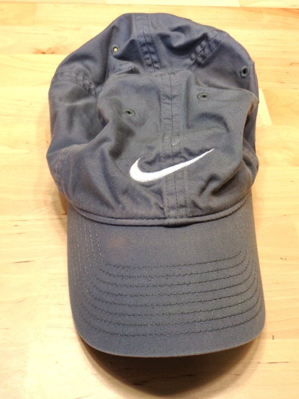 NIKE GRAY DRI-FIT CLUB CAP HAT WITH WHITE SWOOSH ON FRONT AND BACK SIZE M/L